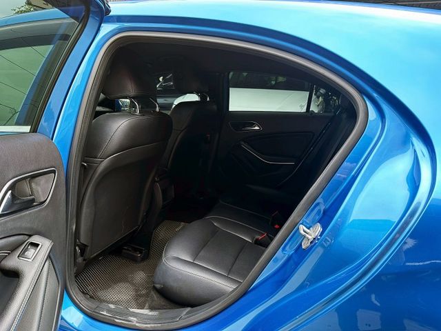 2015 M-BENZ A180 1.6/代步車的價格您可以有更體面的選擇/1.6小排量省油又省稅/可全額貸款  第19張相片
