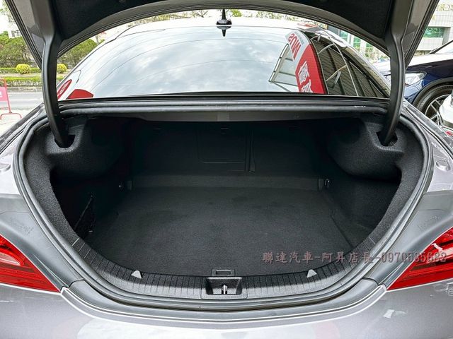 2018 M-BENZ CLA200 1.6/總代理小改後末代車型/僅行駛7.8萬公里/可全額貸款/可線上視訊賞車  第14張相片