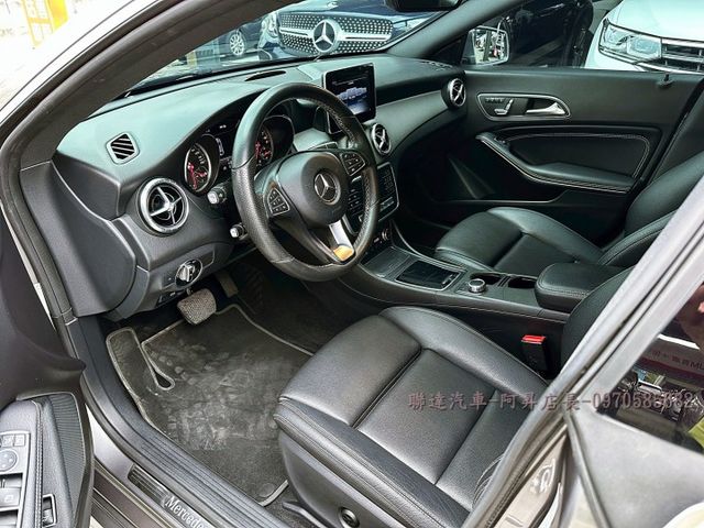 2018 M-BENZ CLA200 1.6/總代理小改後末代車型/僅行駛7.8萬公里/可全額貸款/可線上視訊賞車  第15張相片