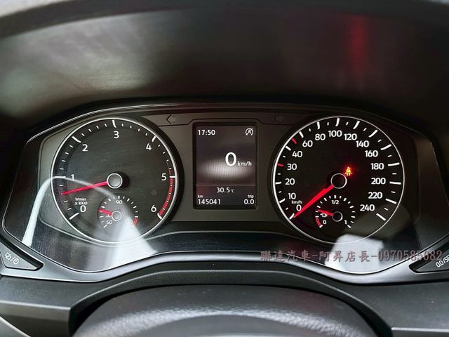 2018 VW Amarok V6 3.0 TDI Aventura/最頂級版本新車19X萬/可全額貸款/可線上視訊賞車  第14張相片