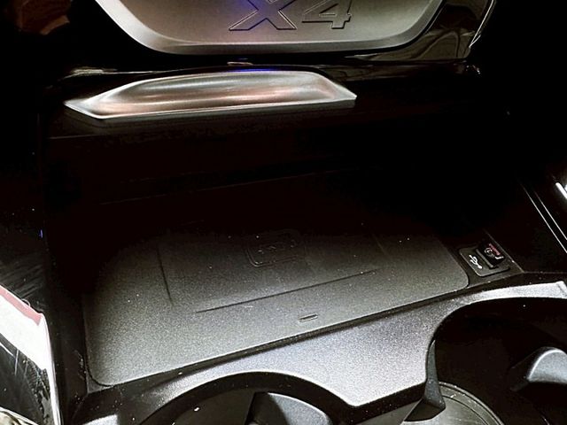 2021 BMW X4 30i M-SPORT 2.0/超低里程僅行駛4萬公里/原版件已認證/可全額貸款/可線上視訊賞車  第13張相片
