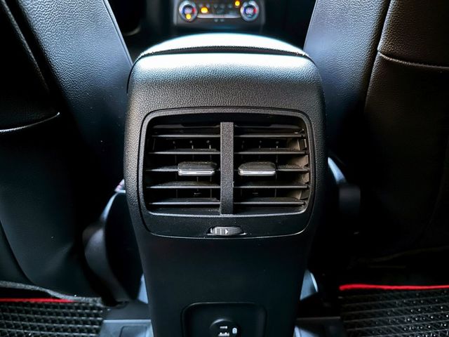 2020 FORD KUGA ST-LINE 2.0/最頂級版本/里程雖高但價格非常便宜/可全額貸款/可線上視訊賞車  第9張相片