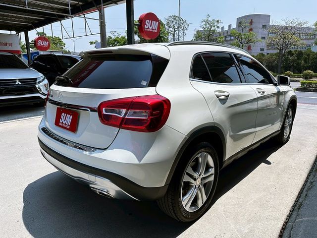 2016 M-BENZ GLA250 2.0/僅行駛9萬多公里/2.0排量有力不重拖/可全額貸款/可線上視訊賞車  第3張相片