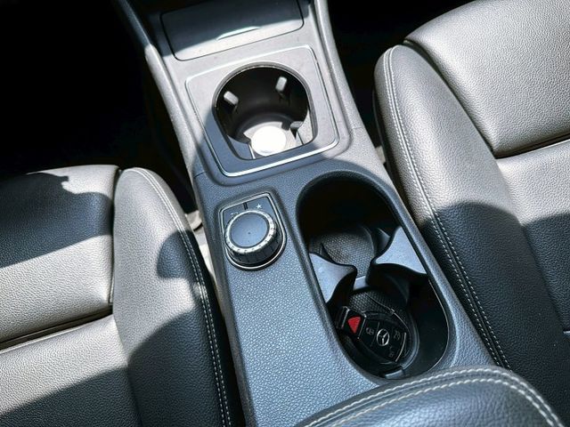 2016 M-BENZ GLA250 2.0/僅行駛9萬多公里/2.0排量有力不重拖/可全額貸款/可線上視訊賞車  第12張相片