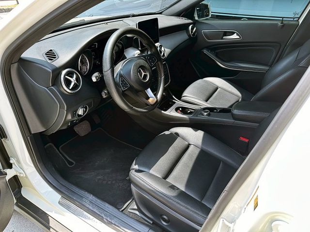 2016 M-BENZ GLA250 2.0/僅行駛9萬多公里/2.0排量有力不重拖/可全額貸款/可線上視訊賞車  第19張相片