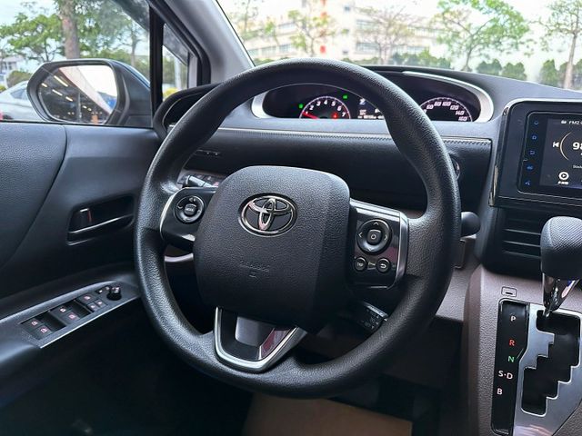 2022 Toyota Sienta 1.8/里程稍高但都在原廠保養/新車原廠保固中/可全額貸款/可線上視訊賞車  第12張相片