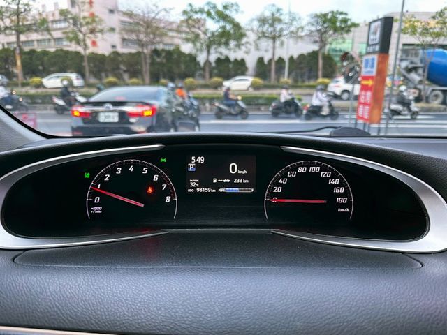 2022 Toyota Sienta 1.8/里程稍高但都在原廠保養/新車原廠保固中/可全額貸款/可線上視訊賞車  第14張相片