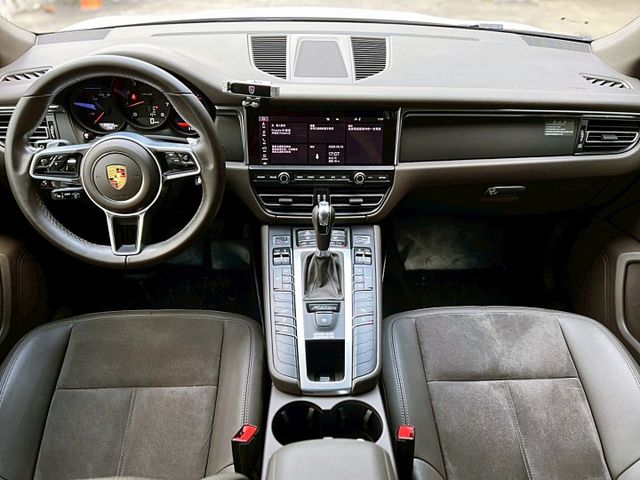 2021 Porsche Macan 2.0T/新車加選配308萬元/一線尾燈馬肯/可全額貸款/可線上視訊賞車  第8張相片