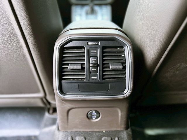 2021 Porsche Macan 2.0T/新車加選配308萬元/一線尾燈馬肯/可全額貸款/可線上視訊賞車  第9張相片