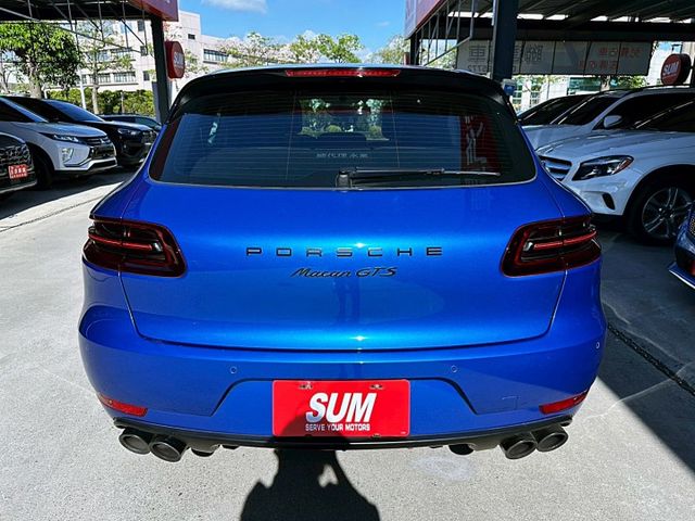 2017 PORSCHE MACAN GTS 3.0/僅行駛6萬多公里/全車原廠保養/新車加選配近400萬/可全額貸款  第6張相片