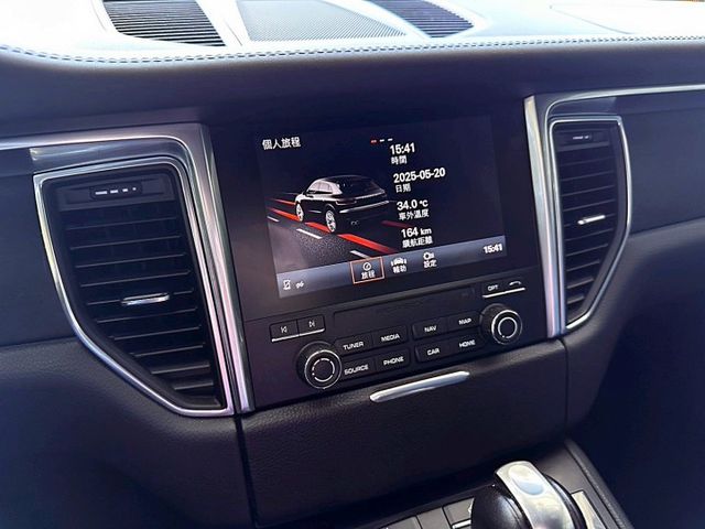 2017 PORSCHE MACAN GTS 3.0/僅行駛6萬多公里/全車原廠保養/新車加選配近400萬/可全額貸款  第10張相片