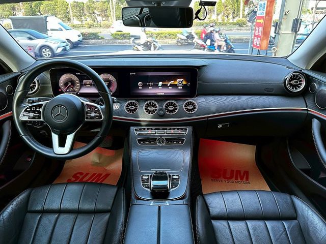2019領牌 總代理 E300 COUPE 2.0/稀有雙門版本/僅行駛4萬多公里/新車345萬/現在入手最優惠  第7張相片