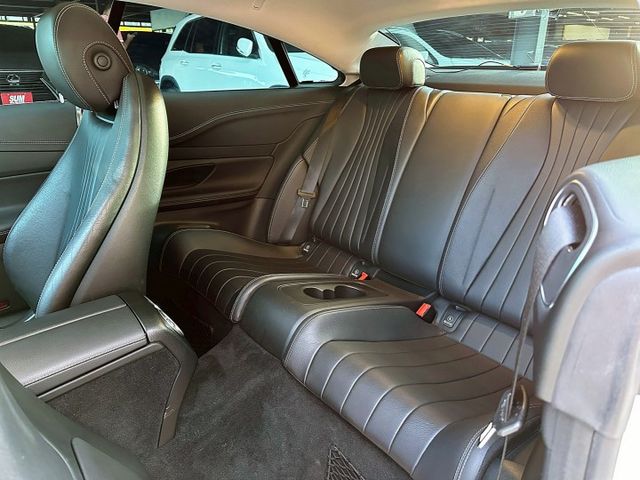 2019領牌 總代理 E300 COUPE 2.0/稀有雙門版本/僅行駛4萬多公里/新車345萬/現在入手最優惠  第8張相片