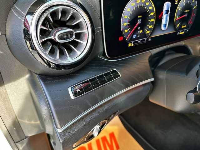 2019領牌 總代理 E300 COUPE 2.0/稀有雙門版本/僅行駛4萬多公里/新車345萬/現在入手最優惠  第16張相片