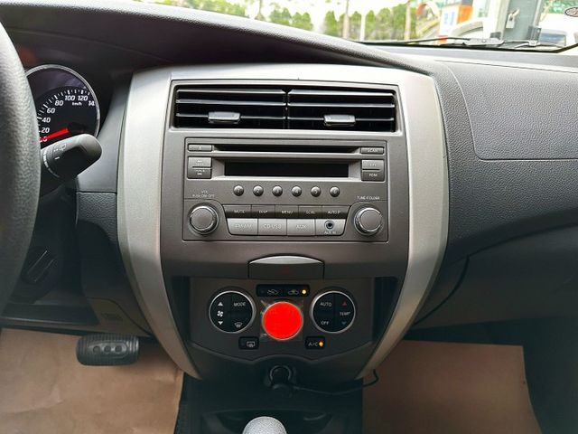 2019 NISSAN LIVINA 1.6/超低里程僅行駛2萬多公里/市場稀有釋出/可全額貸款/可線上視訊賞車  第9張相片