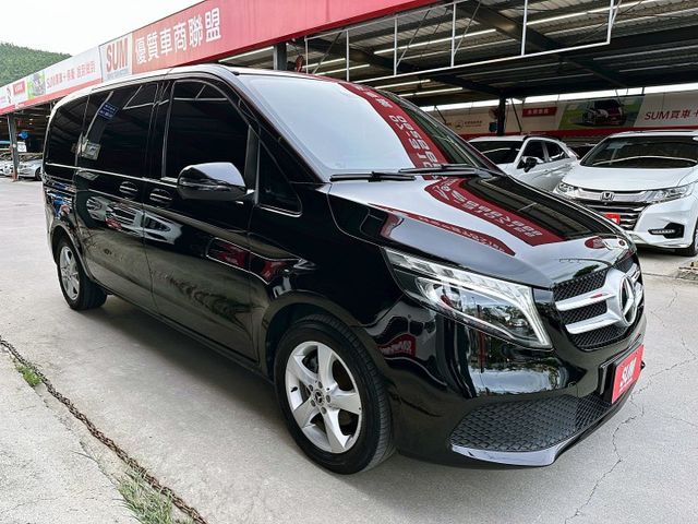 超低里程僅行駛5萬公里/七人座進口商務車/一台車載全家人/可全額貸款/可線上視訊賞車  第2張相片