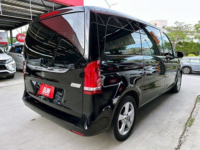 超低里程僅行駛5萬公里/七人座進口商務車/一台車載全家人/可全額貸款/可線上視訊賞車  第4張相片