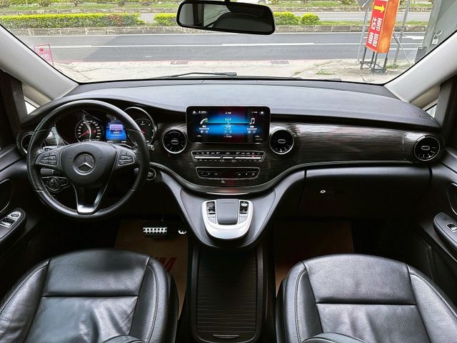 超低里程僅行駛5萬公里/七人座進口商務車/一台車載全家人/可全額貸款/可線上視訊賞車  第7張相片