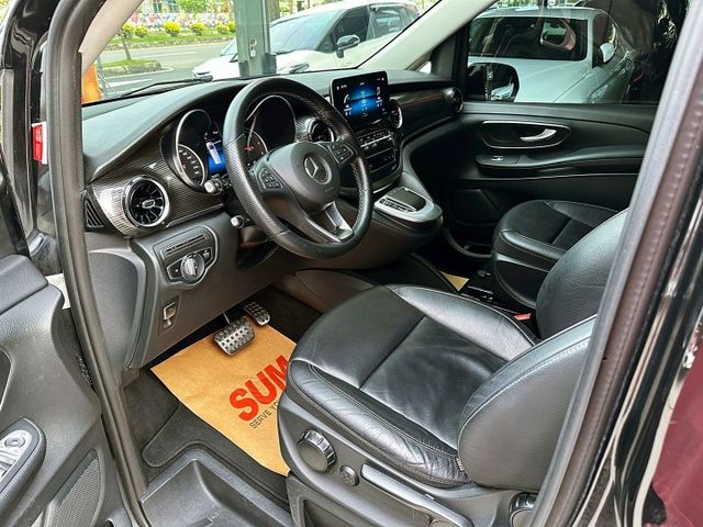 超低里程僅行駛5萬公里/七人座進口商務車/一台車載全家人/可全額貸款/可線上視訊賞車  第18張相片