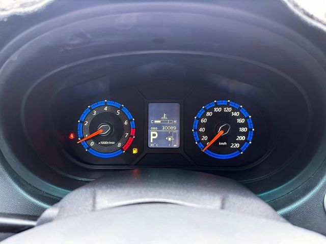 僅行駛3萬公里/最頂級電尾門版本/五門掀背小型代步車/已完成第三方認證/可全額貸款/可線上視訊賞車/  第13張相片