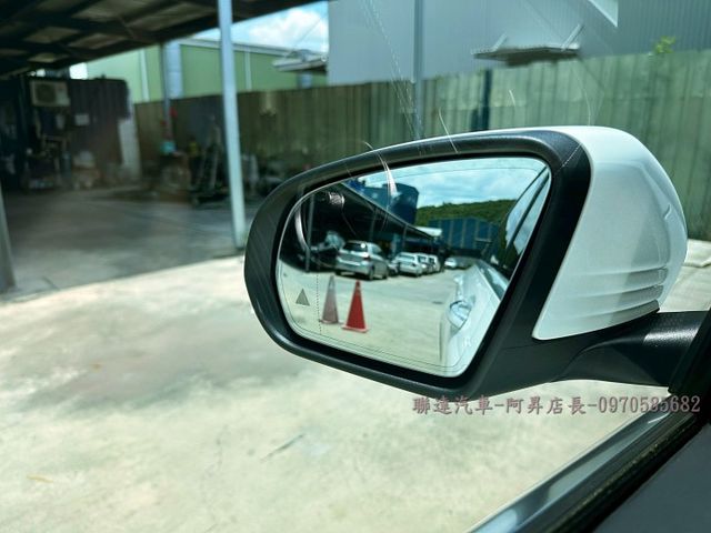 超低里程僅行駛3萬公里/SUV版本/跟車系統/環景影像/盲點偵測/CARPLAY/可全額貸款/線上視訊賞車  第16張相片