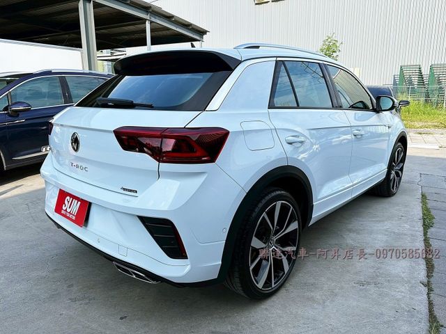 R-LINE版本/僅行駛2萬公里/原版件已完成第三方認證/原廠保養新車原廠保固中/可線上視訊賞車  第4張相片