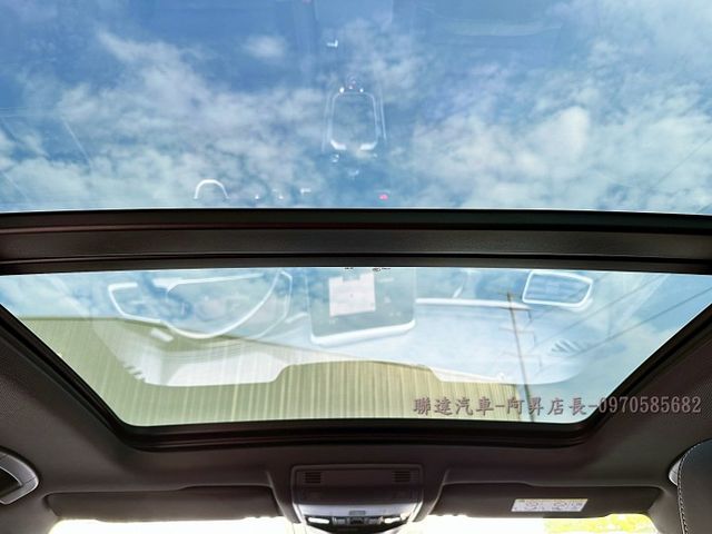 R-LINE版本/僅行駛2萬公里/原版件已完成第三方認證/原廠保養新車原廠保固中/可線上視訊賞車  第8張相片