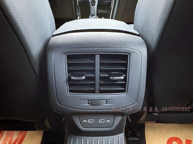 R-LINE版本/僅行駛2萬公里/原版件已完成第三方認證/原廠保養新車原廠保固中/可線上視訊賞車  第9張相片