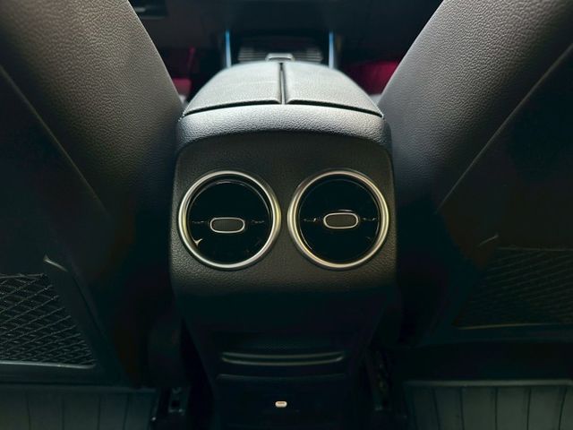 僅行駛1萬多公里/新車原廠保固中/跟新車差不多 價格卻差很多/2023 BENZ B180 1.4/可全額貸款  第8張相片