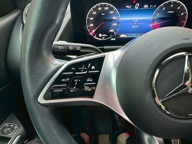 僅行駛1萬多公里/新車原廠保固中/跟新車差不多 價格卻差很多/2023 BENZ B180 1.4/可全額貸款  第13張相片