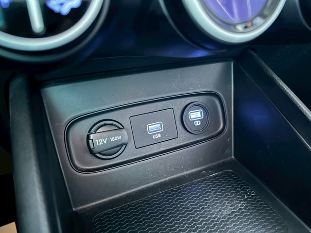 市場唯一低里程/僅行駛3萬公里/原廠保養車況良好/省油省稅市區代步好選擇/可全額貸款/可線上視訊賞車  第13張相片