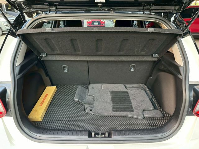 市場唯一低里程/僅行駛3萬公里/原廠保養車況良好/省油省稅市區代步好選擇/可全額貸款/可線上視訊賞車  第18張相片