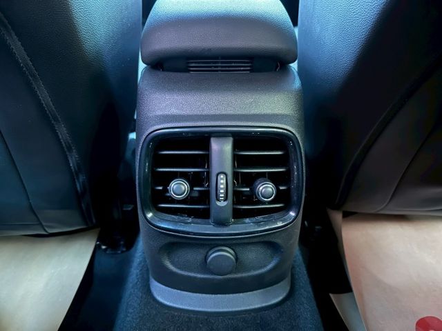 超低里程/僅行駛4萬多公里/市場稀有2.0S對開版本/可全額貸款/可線上視訊賞車  第9張相片