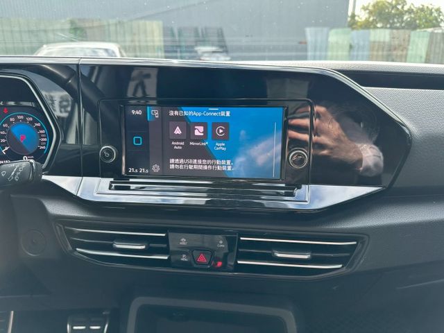 七人座最頂級版本 僅行駛3.4萬公里 原版件已認證 可全額貸款 可線上視訊賞車  第11張相片