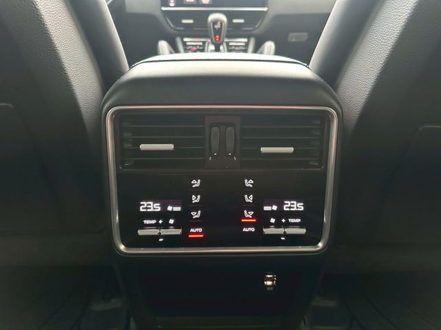 2019 PORSCHE CAYENNE 3.0 僅行駛6.9萬公里 新車345萬元 可全額貸款 可線上視訊賞車  第7張相片