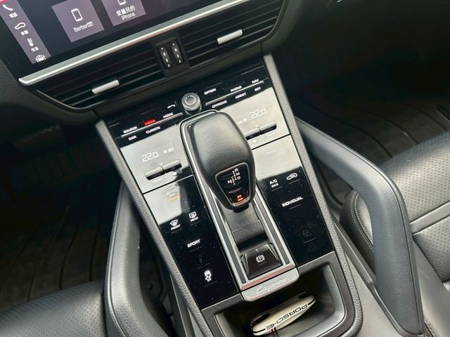 2019 PORSCHE CAYENNE 3.0 僅行駛6.9萬公里 新車345萬元 可全額貸款 可線上視訊賞車  第11張相片