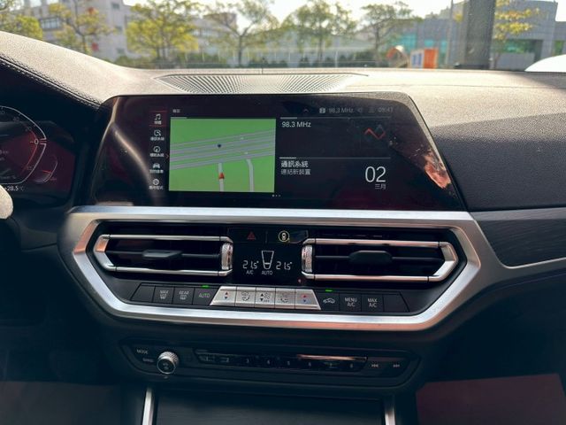 新款G世代釋出 2020 318I 2.0 妥善率高 配備多 可全額貸款 可線上視訊賞車  第12張相片