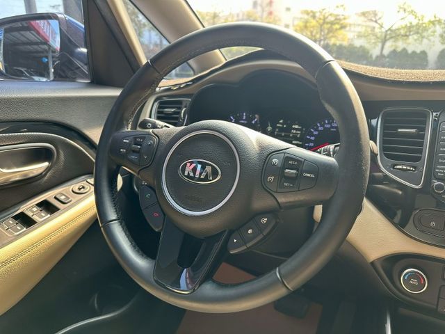 2015 CARENS 1.7 柴油旗艦版 5+2人座 低里程 可全額貸款 可線上視訊賞車  第17張相片