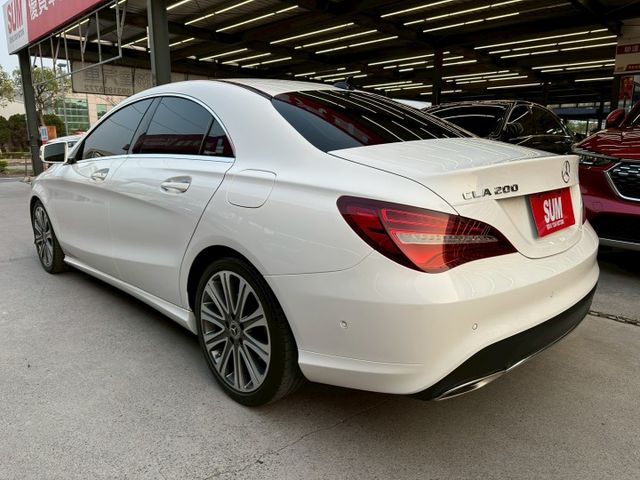 總代理小改後車型 僅行駛7萬多公里 流線型的車身 省油省稅妥善率高 可全額貸款 可線上視訊賞車  第4張相片