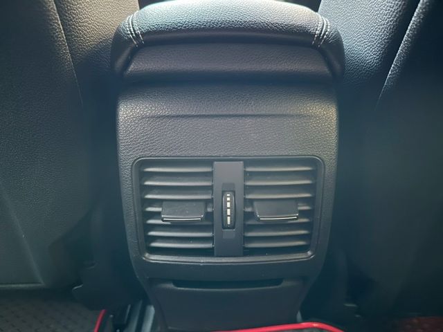 總代理小改後車型 僅行駛7萬多公里 流線型的車身 省油省稅妥善率高 可全額貸款 可線上視訊賞車  第11張相片