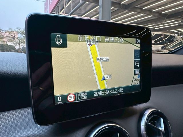 總代理小改後車型 僅行駛7萬多公里 流線型的車身 省油省稅妥善率高 可全額貸款 可線上視訊賞車  第13張相片