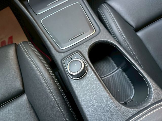 總代理小改後車型 僅行駛7萬多公里 流線型的車身 省油省稅妥善率高 可全額貸款 可線上視訊賞車  第15張相片