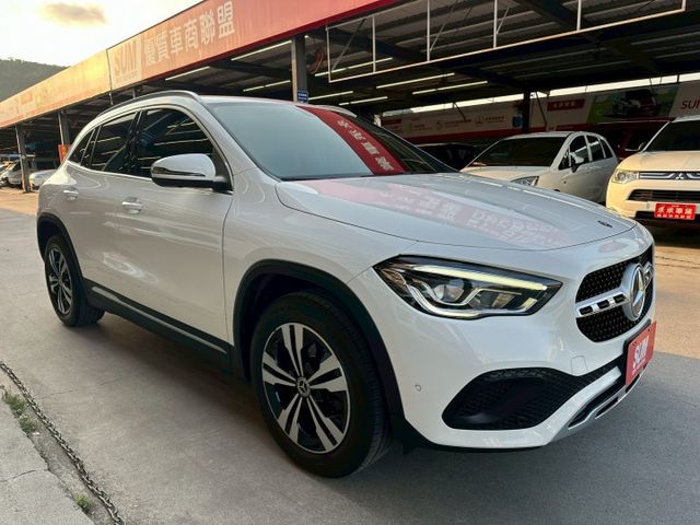 市場稀有總代理GLA200版本 車小視野高 市區代步好輕鬆 可全額貸款 可線上視訊賞車  第3張相片