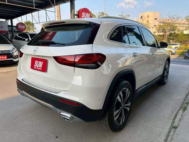 市場稀有總代理GLA200版本 車小視野高 市區代步好輕鬆 可全額貸款 可線上視訊賞車  第5張相片