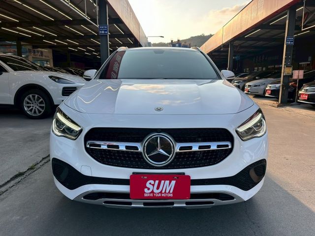 市場稀有總代理GLA200版本 車小視野高 市區代步好輕鬆 可全額貸款 可線上視訊賞車  第6張相片