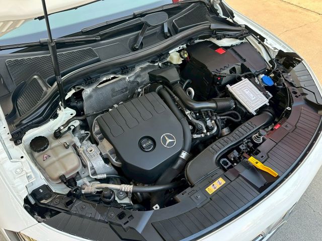 市場稀有總代理GLA200版本 車小視野高 市區代步好輕鬆 可全額貸款 可線上視訊賞車  第8張相片