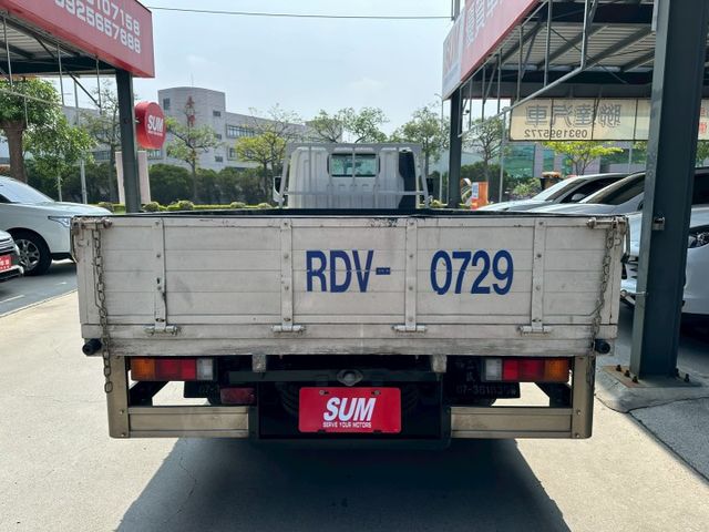 自排14呎車斗 極低里程 僅行駛6萬公里 原廠保養 環景影像輔助 可全額貸款 可線上視訊賞車  第7張相片