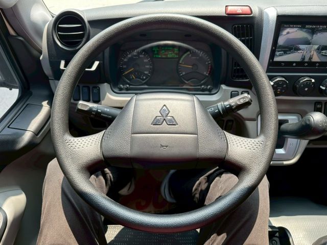 自排14呎車斗 極低里程 僅行駛6萬公里 原廠保養 環景影像輔助 可全額貸款 可線上視訊賞車  第13張相片