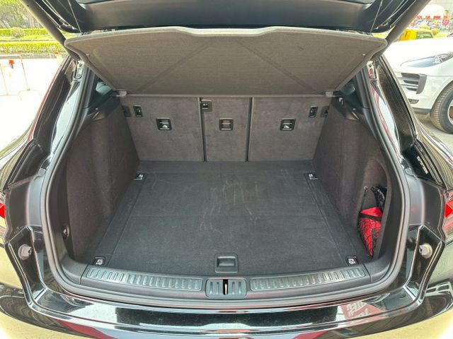 2019 MACAN 2.0 超低里程 僅行駛4萬多公里 新款一線型尾燈 可全額貸款 可線上視訊賞車  第9張相片