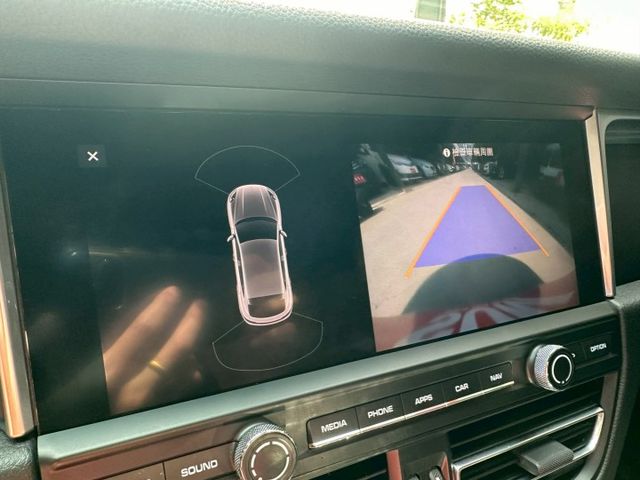 2019 MACAN 2.0 超低里程 僅行駛4萬多公里 新款一線型尾燈 可全額貸款 可線上視訊賞車  第15張相片